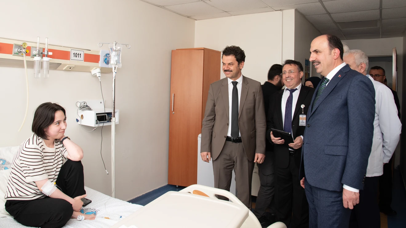 Başkan Altay’dan Tıp Fakültesi Hastanesi ve Diş Hekimliği Fakültesine ziyaret